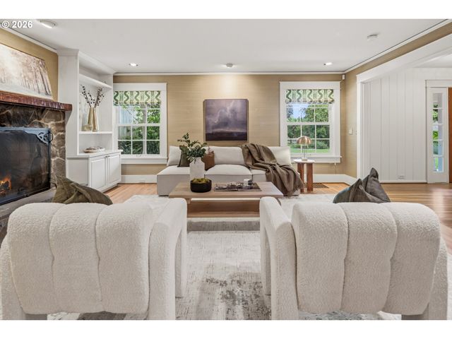 11445 S RIVERWOOD Rd, Portland, OR 97219