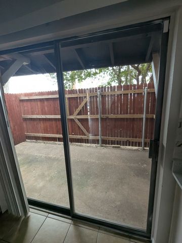 514 E Belt Line Road B11, Desoto, TX 75115