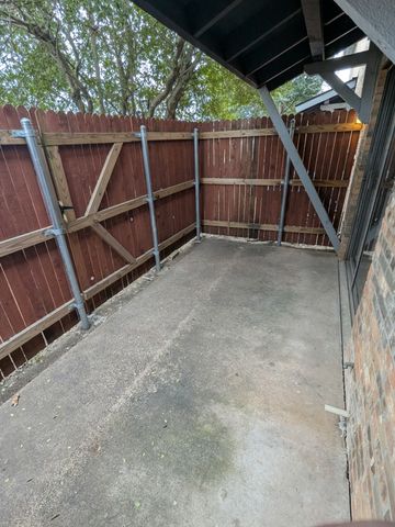 514 E Belt Line Road B11, Desoto, TX 75115