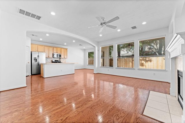 39 E Burberry Circle, The Woodlands, TX 77384