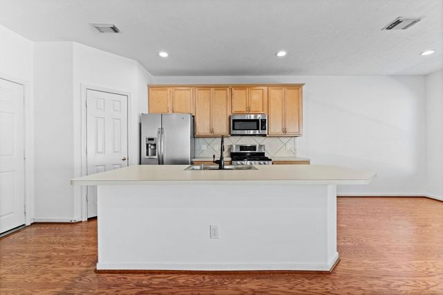 39 E Burberry Circle, The Woodlands, TX 77384