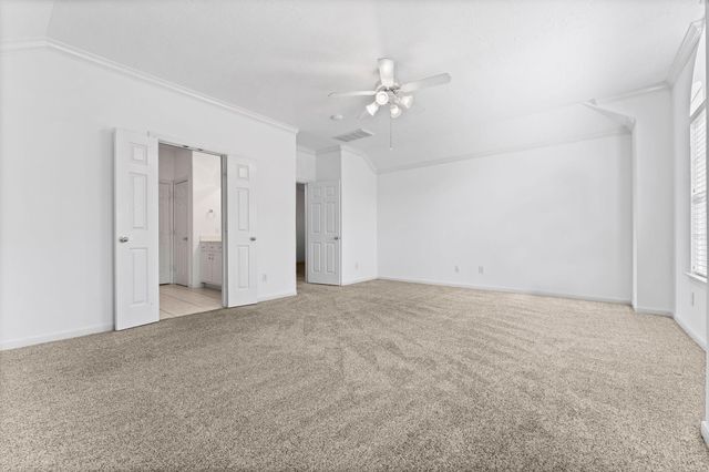 39 E Burberry Circle, The Woodlands, TX 77384