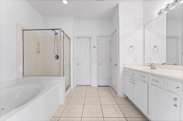 39 E Burberry Circle, The Woodlands, TX 77384
