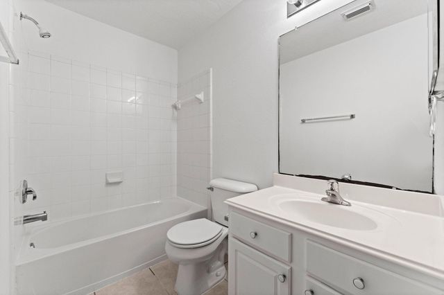 39 E Burberry Circle, The Woodlands, TX 77384