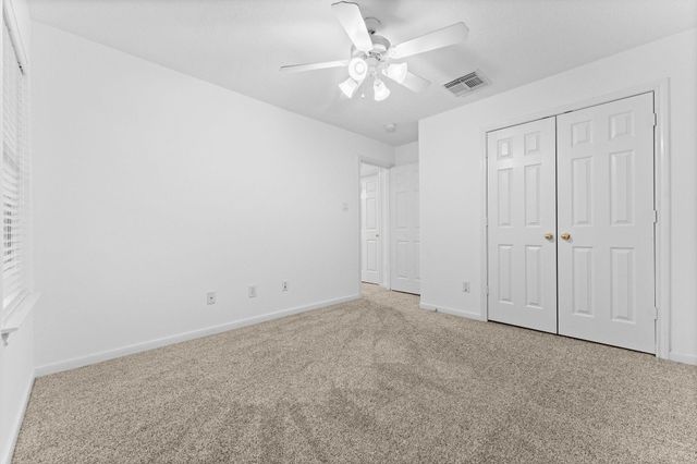39 E Burberry Circle, The Woodlands, TX 77384