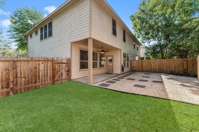39 E Burberry Circle, The Woodlands, TX 77384
