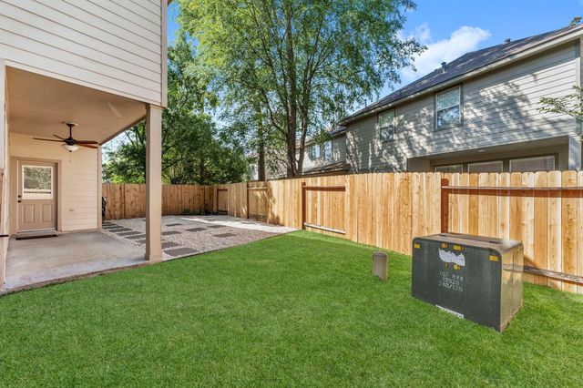 39 E Burberry Circle, The Woodlands, TX 77384