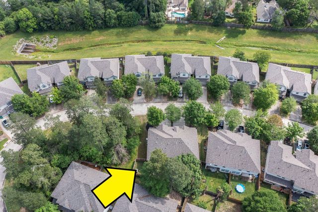 39 E Burberry Circle, The Woodlands, TX 77384