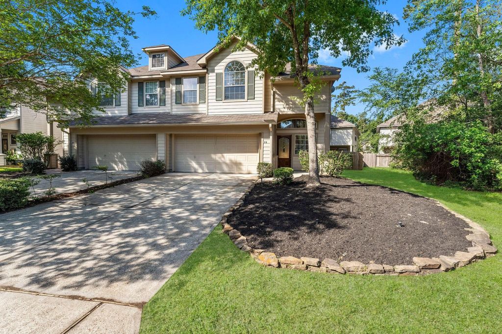 39 E Burberry Circle, The Woodlands, TX 77384