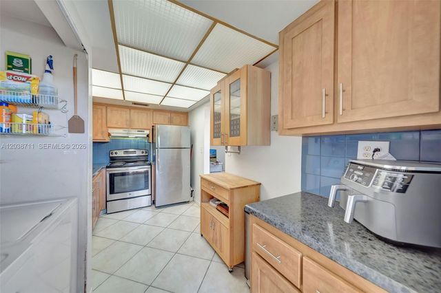 7447 W Sunrise Blvd 7447, Plantation, FL 33313