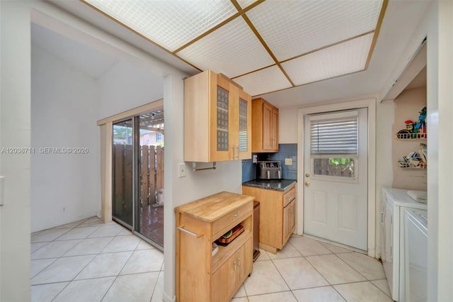 7447 W Sunrise Blvd 7447, Plantation, FL 33313