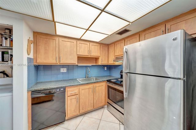 7447 W Sunrise Blvd 7447, Plantation, FL 33313