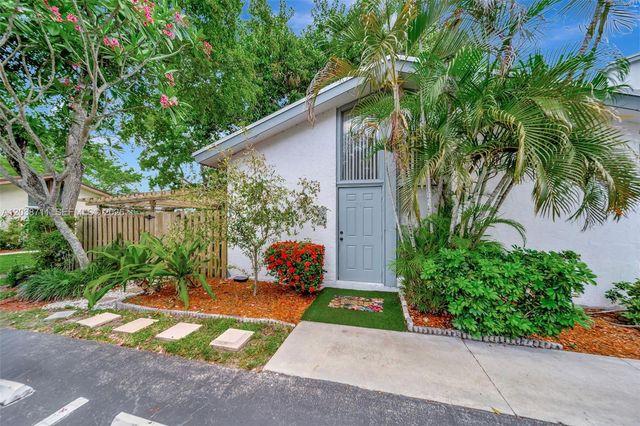7447 W Sunrise Blvd 7447, Plantation, FL 33313