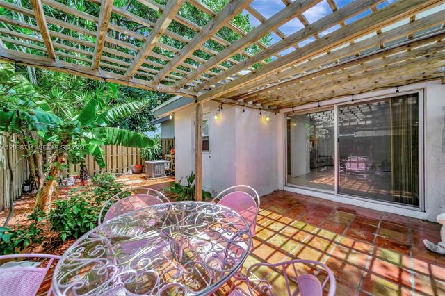 7447 W Sunrise Blvd 7447, Plantation, FL 33313