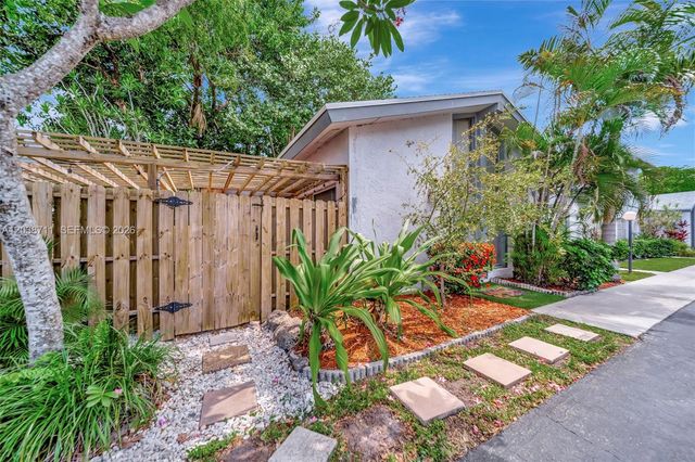 7447 W Sunrise Blvd 7447, Plantation, FL 33313