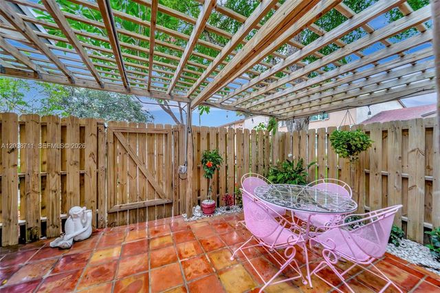 7447 W Sunrise Blvd 7447, Plantation, FL 33313