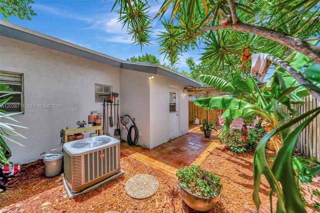 7447 W Sunrise Blvd 7447, Plantation, FL 33313