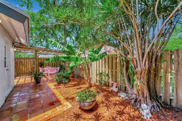 7447 W Sunrise Blvd 7447, Plantation, FL 33313