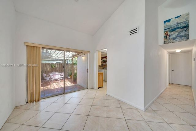7447 W Sunrise Blvd 7447, Plantation, FL 33313
