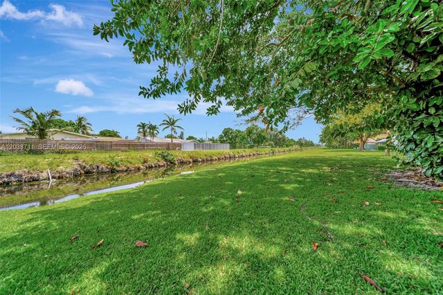 7447 W Sunrise Blvd 7447, Plantation, FL 33313