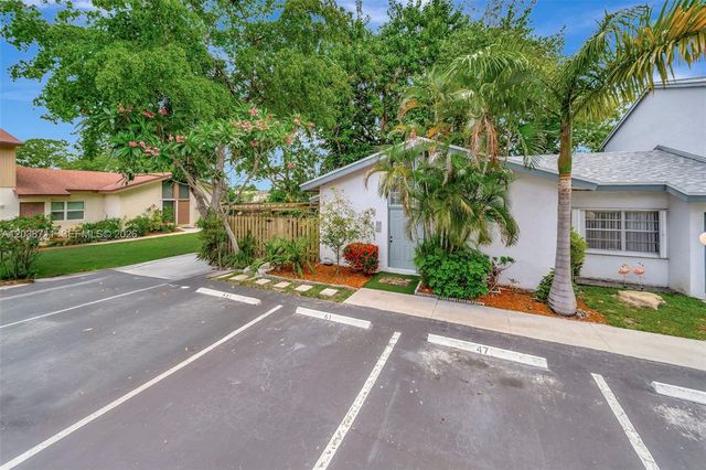 7447 W Sunrise Blvd 7447, Plantation, FL 33313