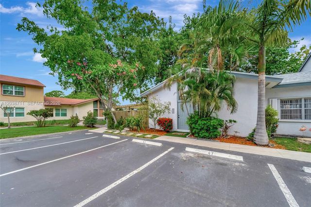 7447 W Sunrise Blvd 7447, Plantation, FL 33313