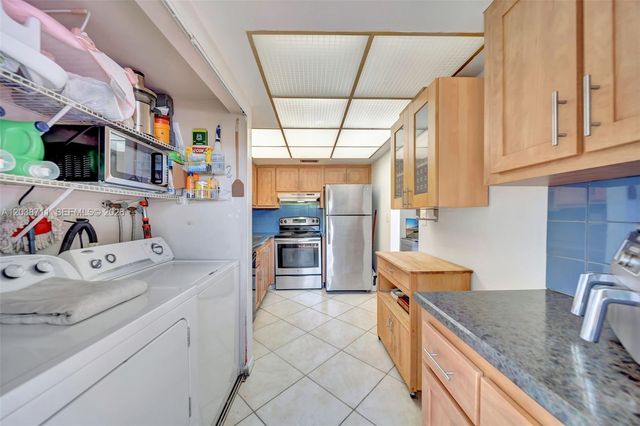 7447 W Sunrise Blvd 7447, Plantation, FL 33313