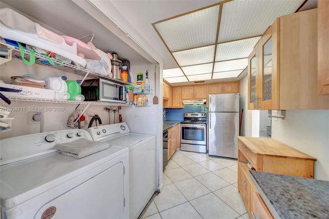 7447 W Sunrise Blvd 7447, Plantation, FL 33313