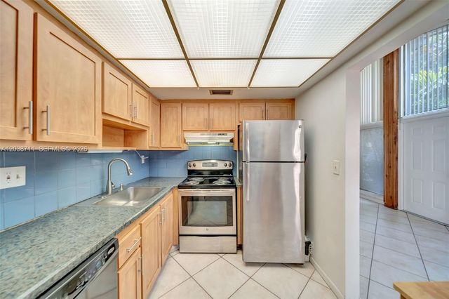 7447 W Sunrise Blvd 7447, Plantation, FL 33313