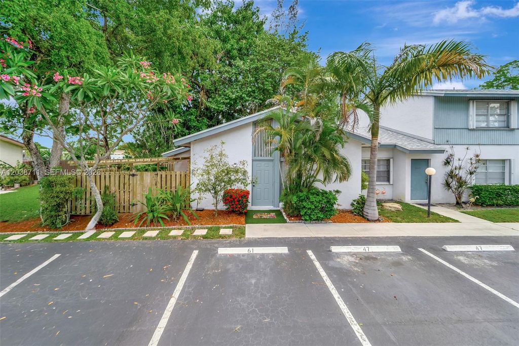 7447 W Sunrise Blvd 7447, Plantation, FL 33313