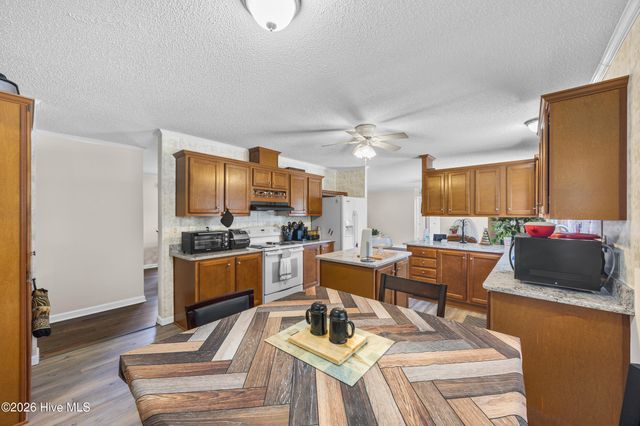 3993 Windtree Court NE, Leland, NC 28451