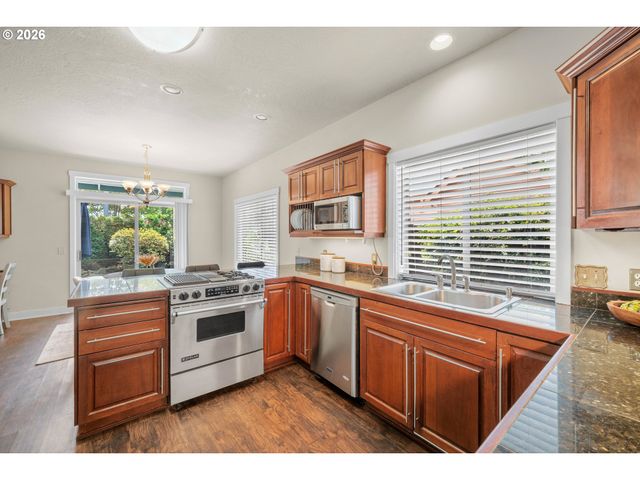 3298 SAINT THOMAS St, Eugene, OR 97408