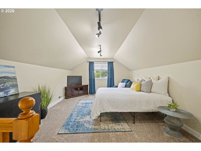 3298 SAINT THOMAS St, Eugene, OR 97408