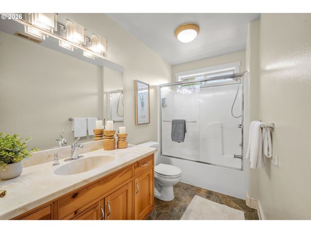 3298 SAINT THOMAS St, Eugene, OR 97408