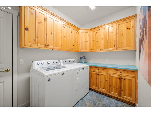 3298 SAINT THOMAS St, Eugene, OR 97408