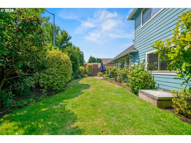 3298 SAINT THOMAS St, Eugene, OR 97408