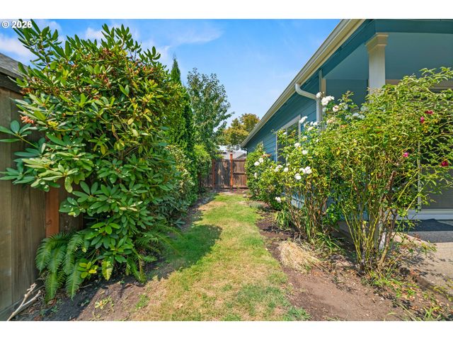 3298 SAINT THOMAS St, Eugene, OR 97408