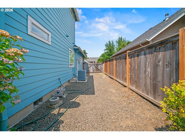 3298 SAINT THOMAS St, Eugene, OR 97408