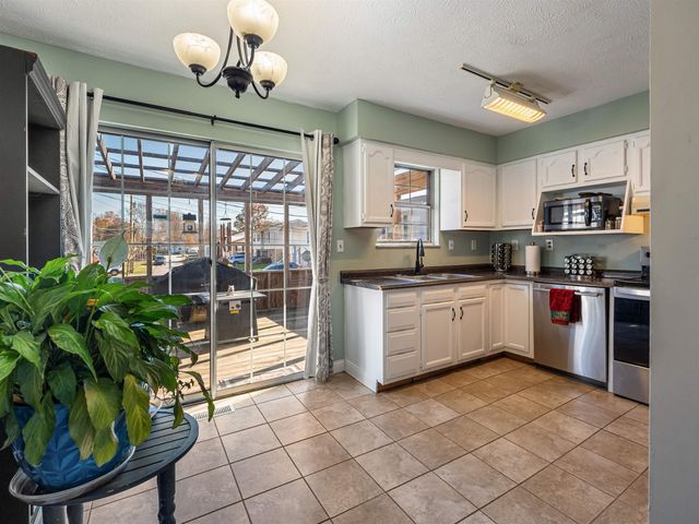 8 Cordoba Drive, Hurricane, WV 25526