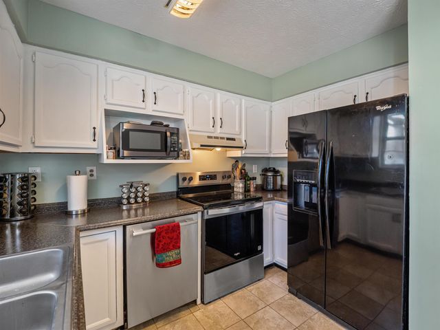 8 Cordoba Drive, Hurricane, WV 25526