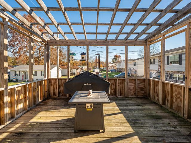 8 Cordoba Drive, Hurricane, WV 25526