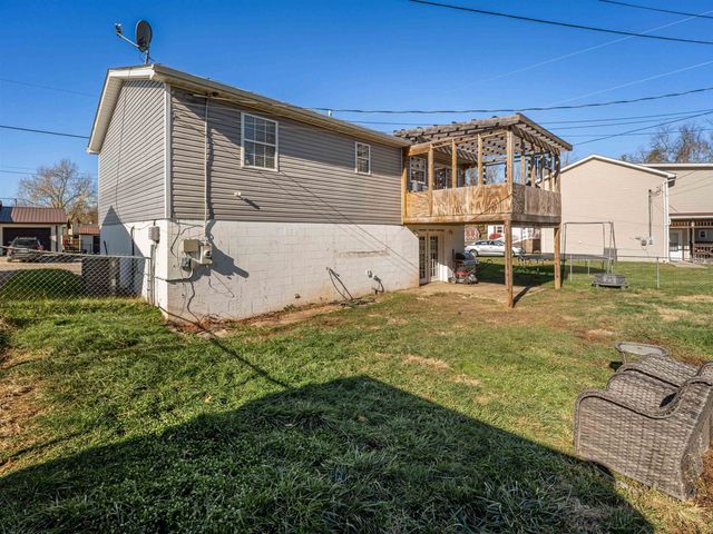 8 Cordoba Drive, Hurricane, WV 25526