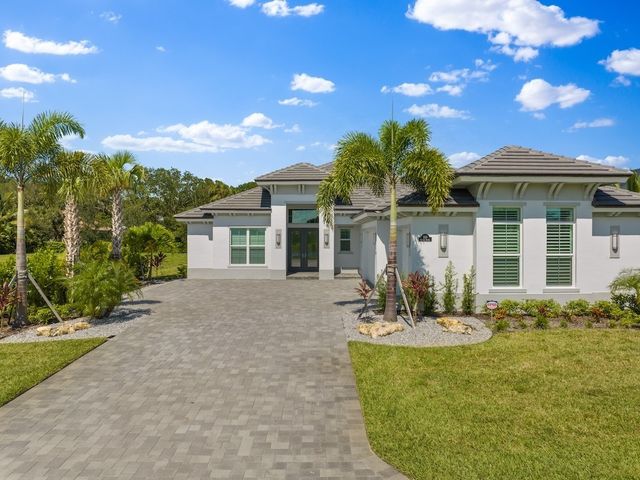 220 Strand Square, Vero Beach, FL 32963