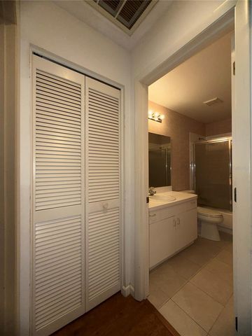 4268 MADEIRA COURT 3324, Sarasota, FL 34233