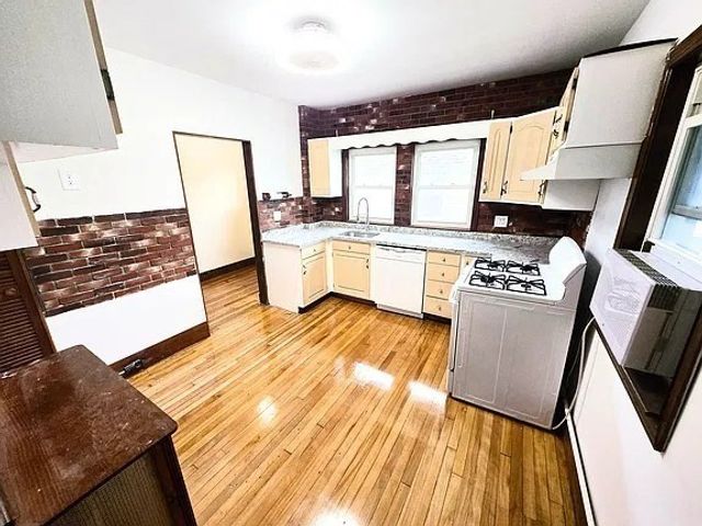 34 Upland Rd 2, Belmont, MA 02478