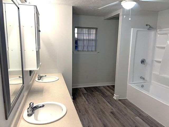 17002A Pleasant Road, Needville, TX 77461