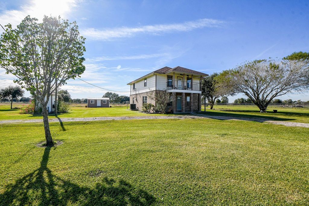 17002A Pleasant Road, Needville, TX 77461
