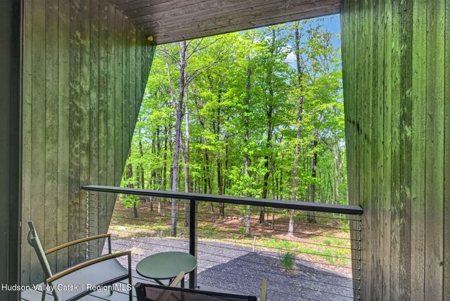 400 N Elting Corners Road, Highland, NY 12528