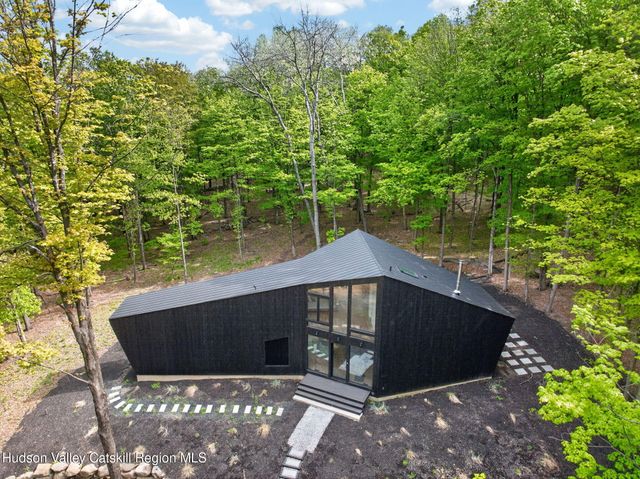 400 N Elting Corners Road, Highland, NY 12528