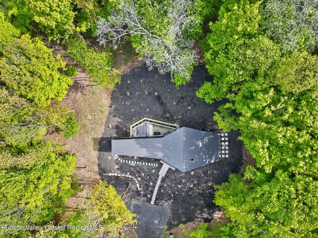 400 N Elting Corners Road, Highland, NY 12528